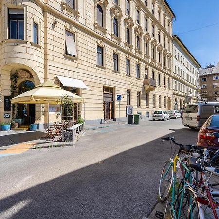 Studio Apollo Budapest Luaran gambar