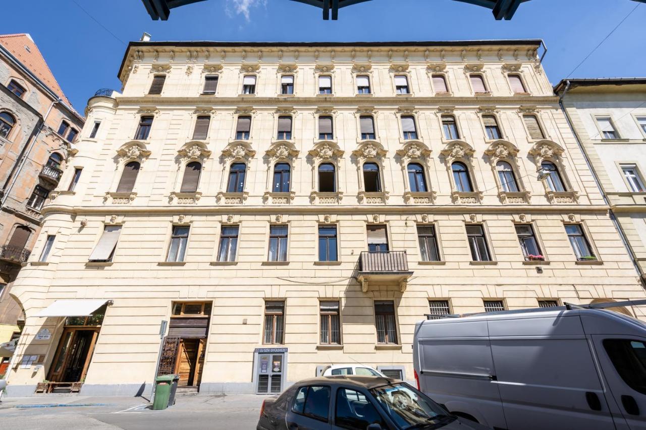 Studio Apollo Budapest Luaran gambar